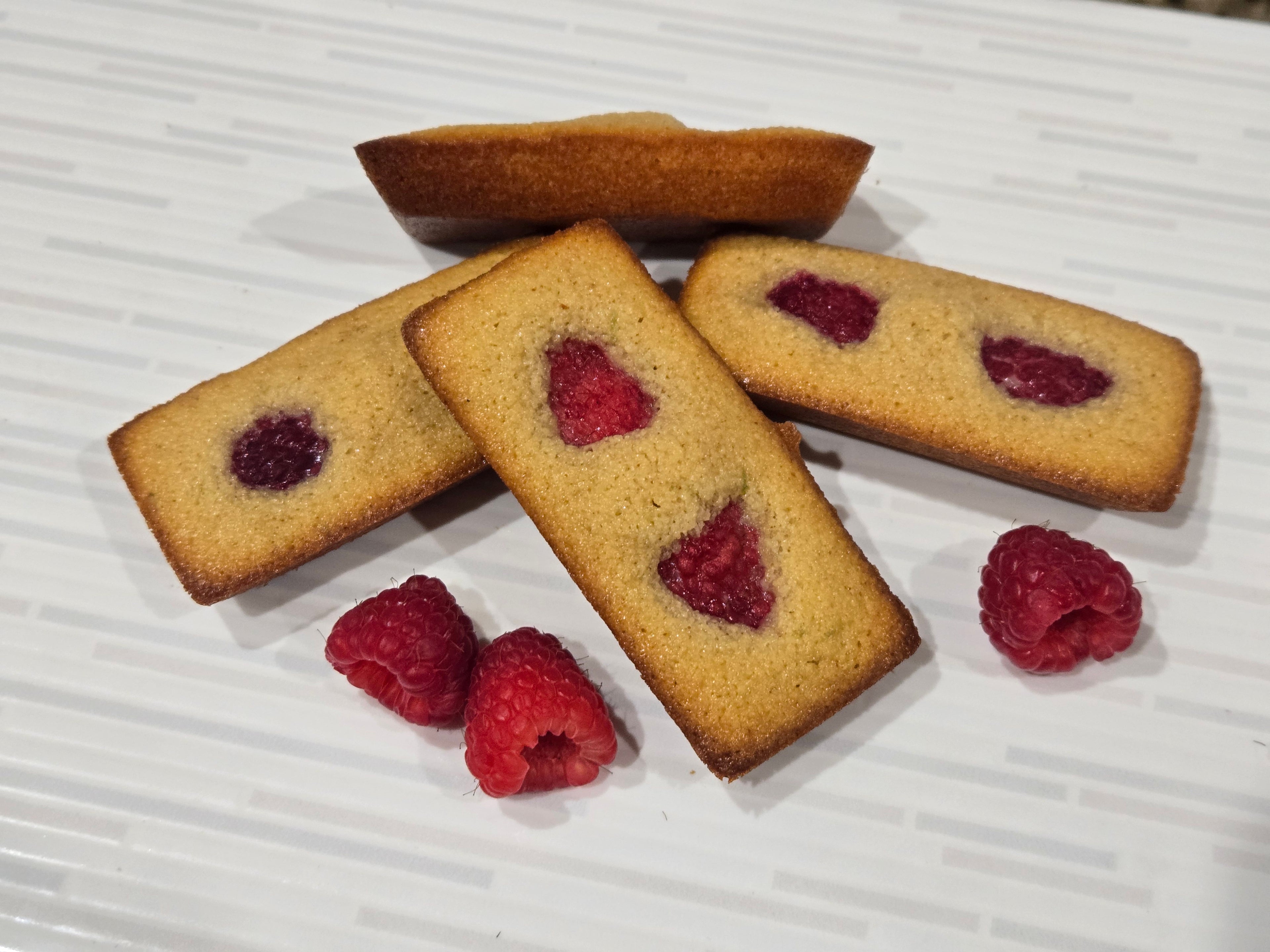 Mini Financiers Framboises / Mini Raspberry Financiers - Gluten-free - 2 pcs